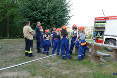 Naumburger Jugendfeuerwehr hilft an der Weingartenkapelle (Foto: Karl-Franz Thiede)